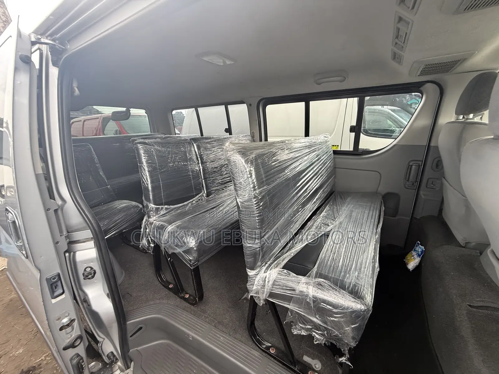 Toyota HiAce 2010 Silver