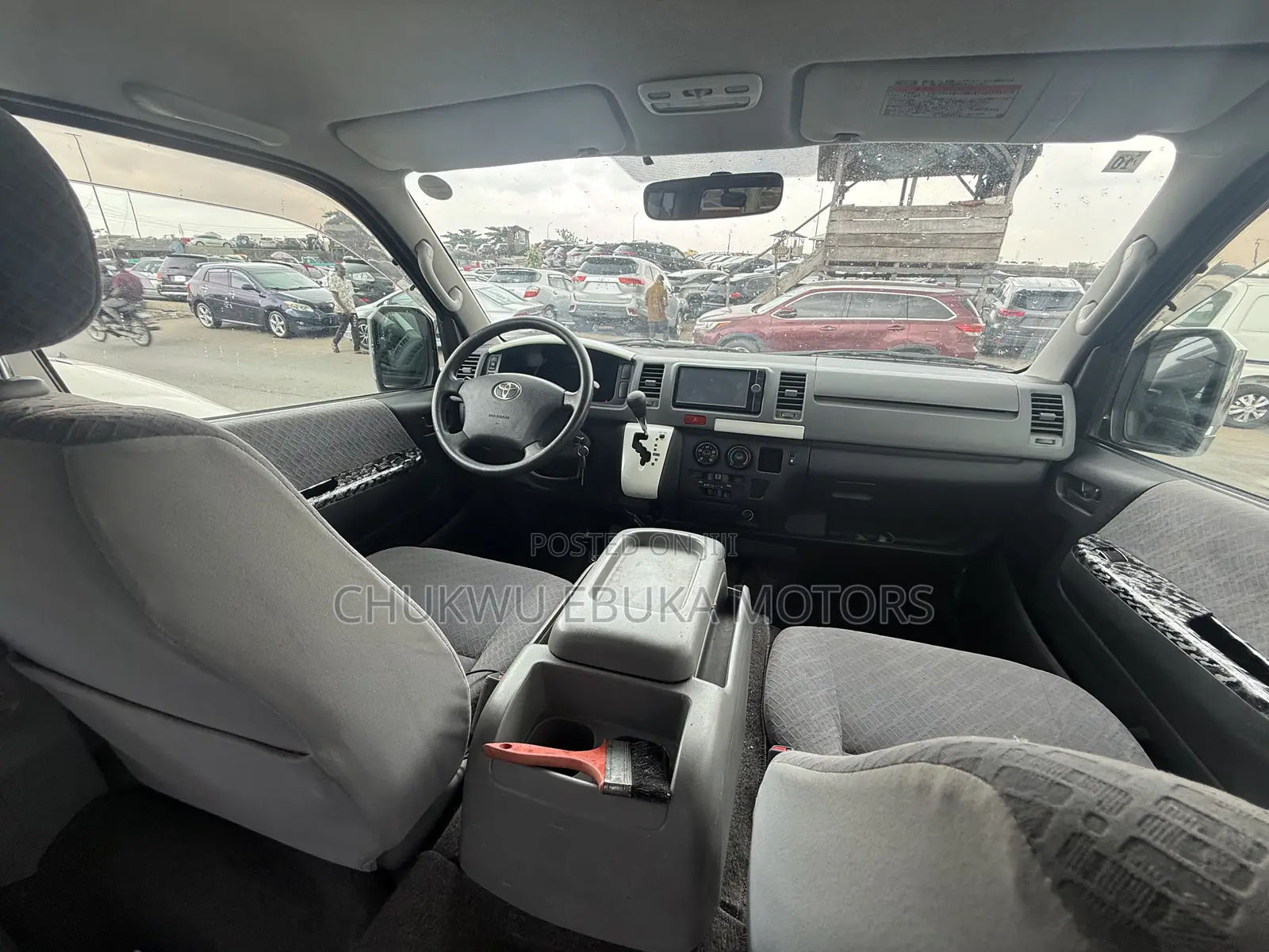 Toyota HiAce 2010 Silver