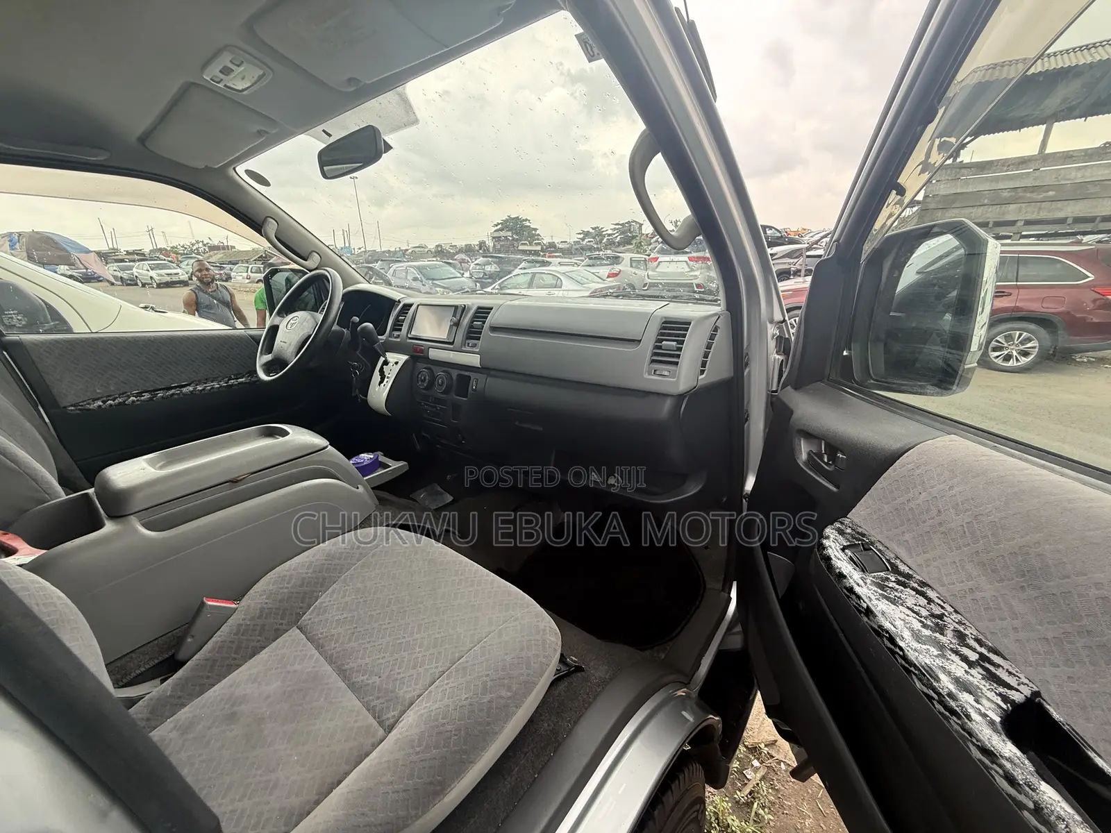 Toyota HiAce 2010 Silver