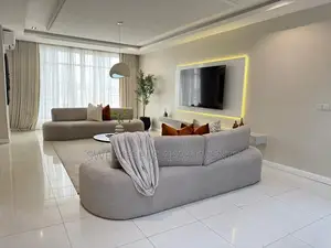 Spacious 3bedroom Apartment With Swimming Poo
