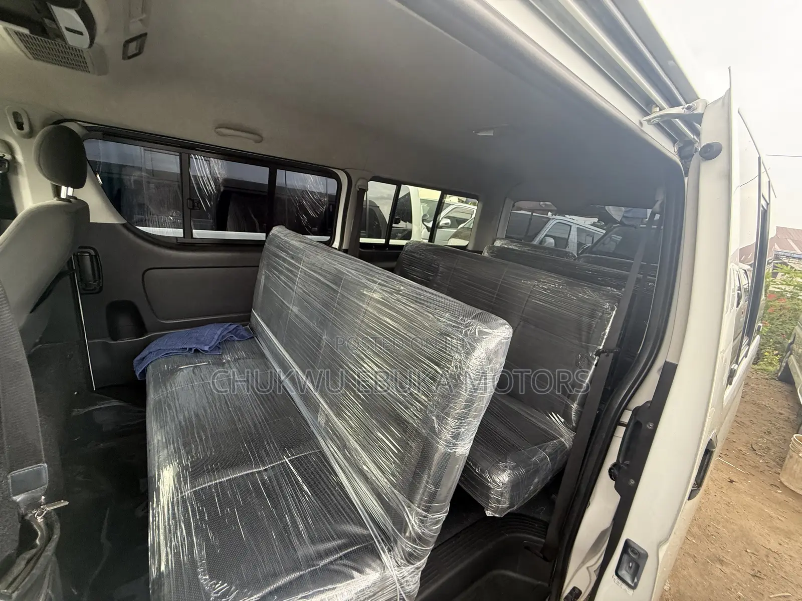 Toyota HiAce 2013 White