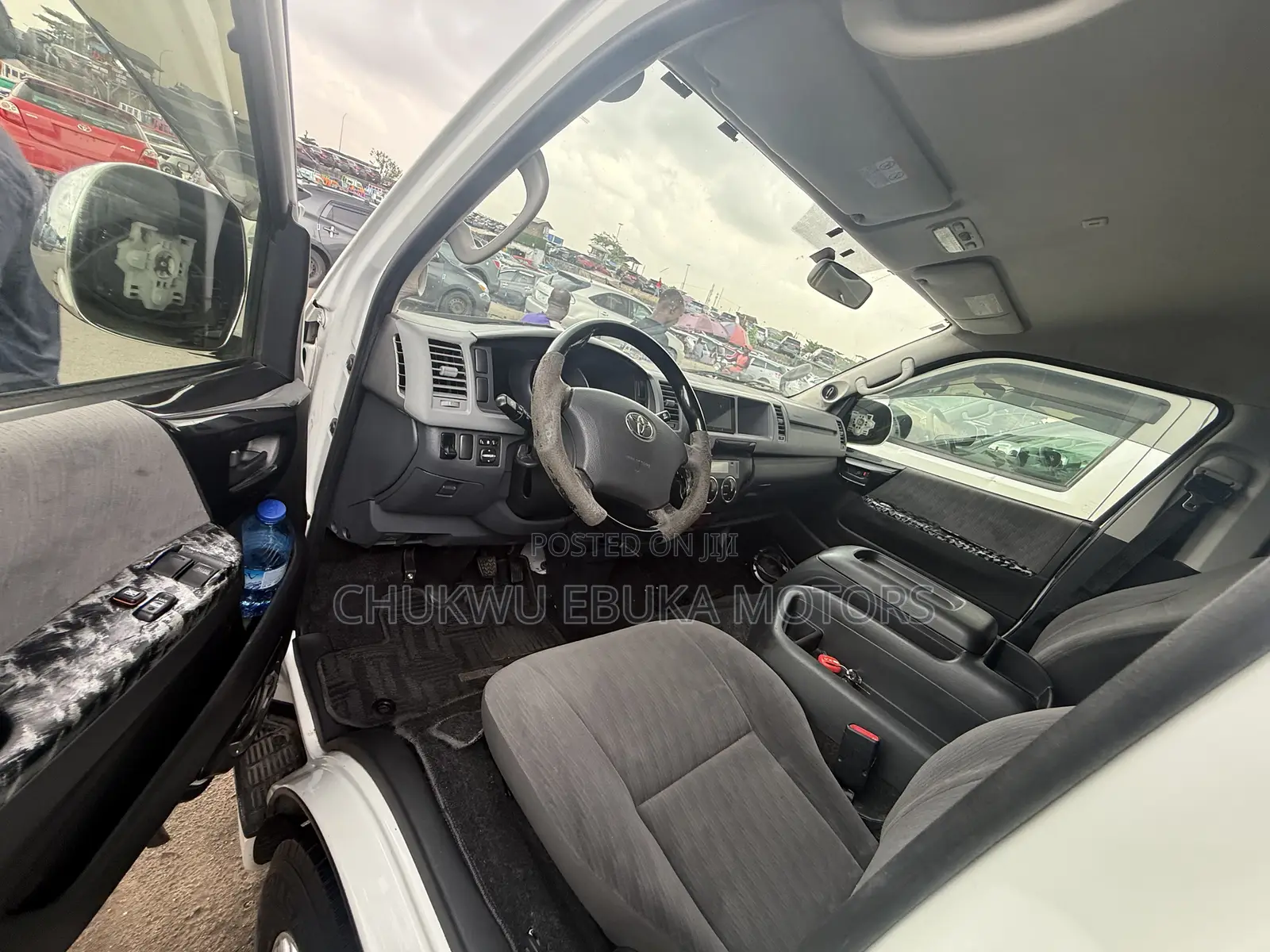 Toyota HiAce 2013 White