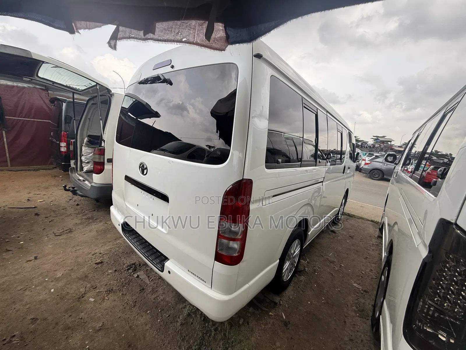 Toyota HiAce 2013 White
