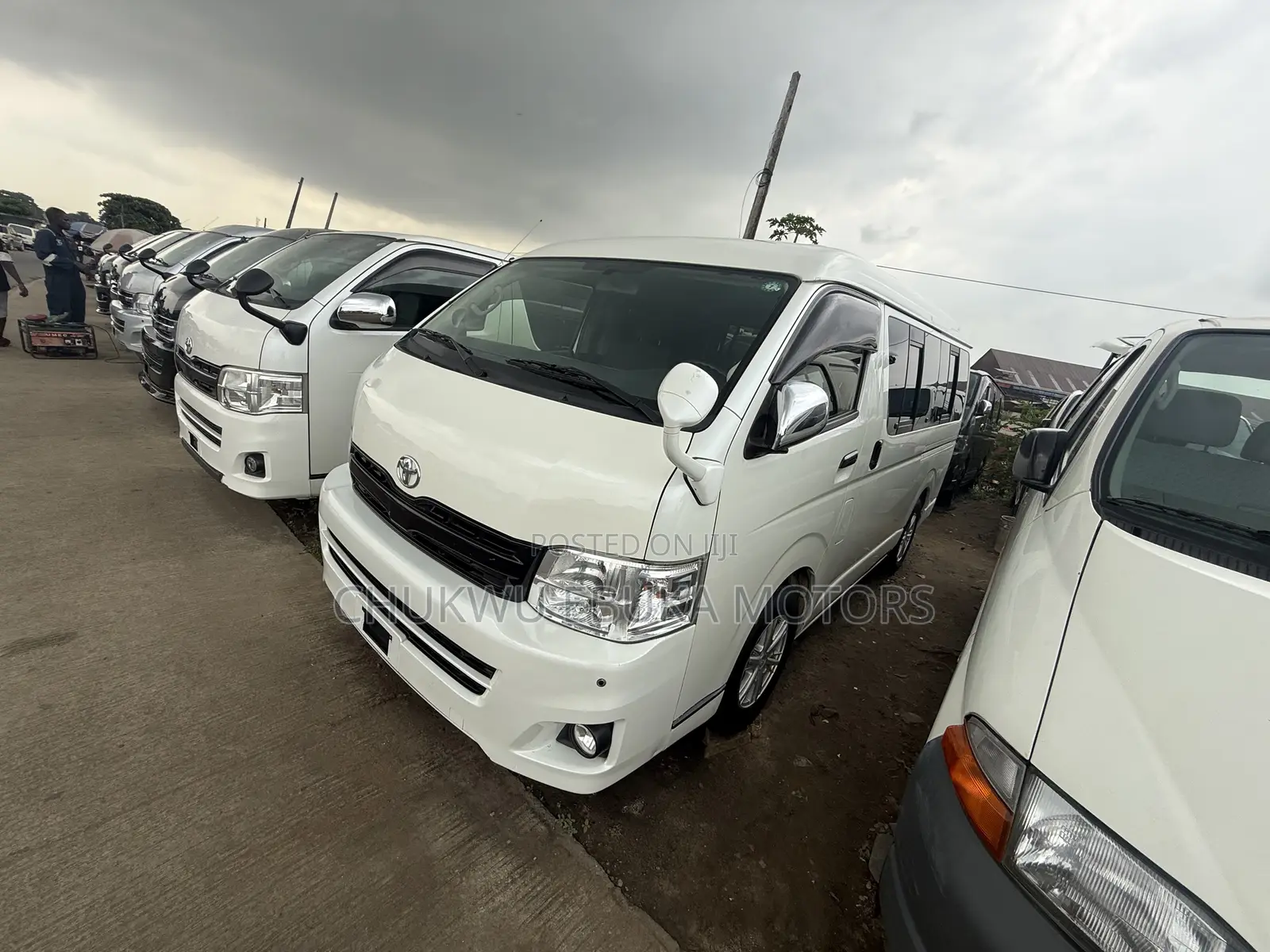 Toyota HiAce 2013 White