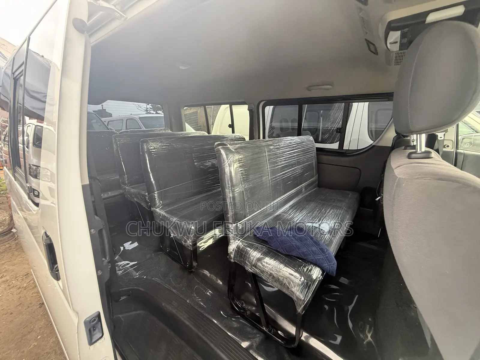 Toyota HiAce 2013 White
