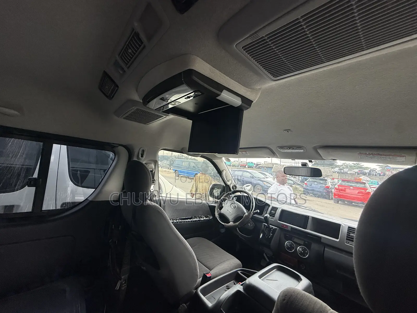 Toyota HiAce 2013 White