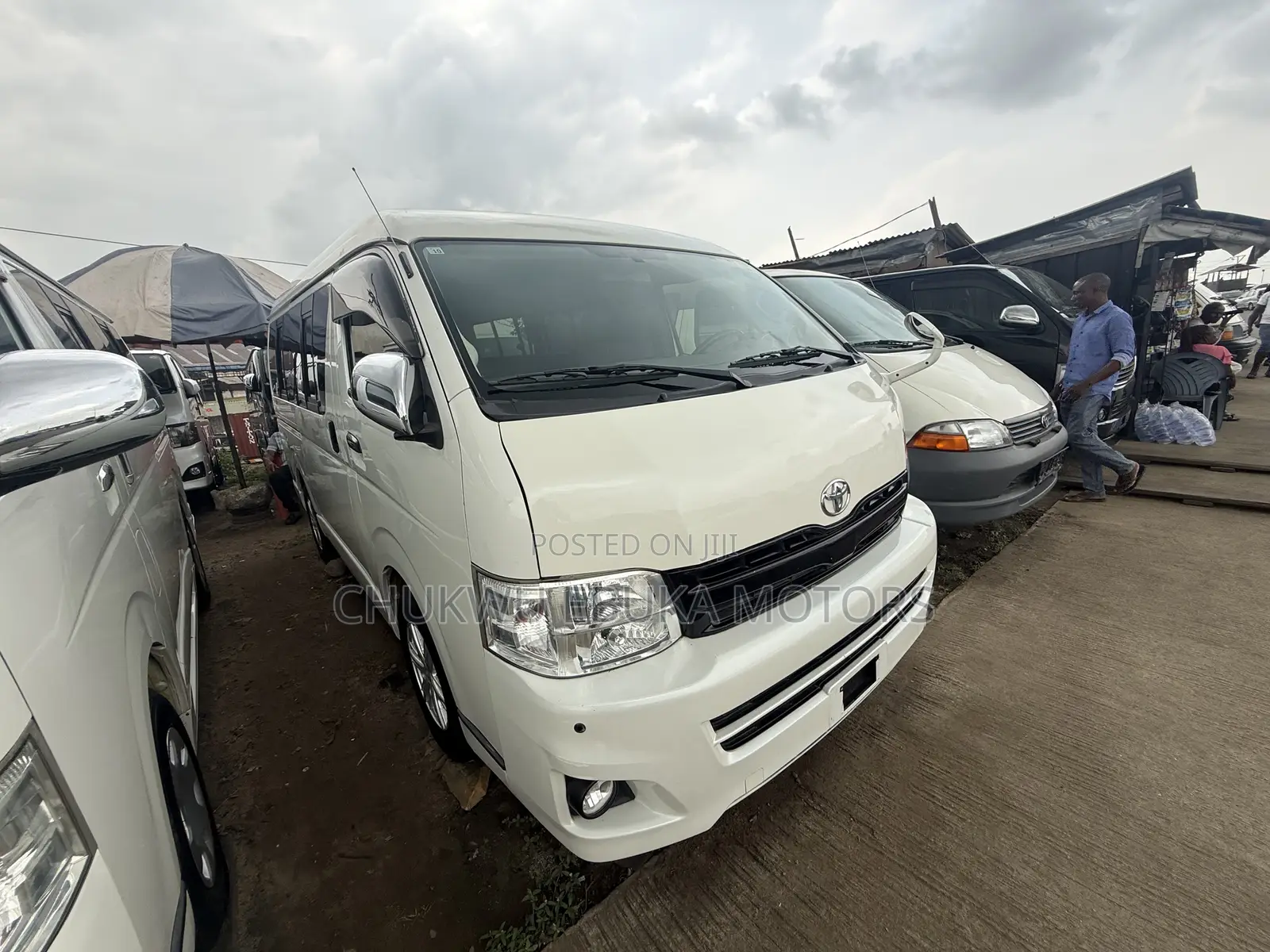 Toyota HiAce 2013 White