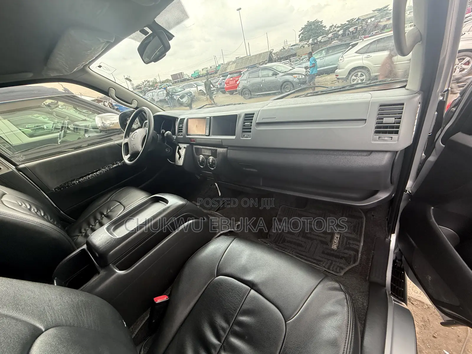 Toyota HiAce 2014 Silver