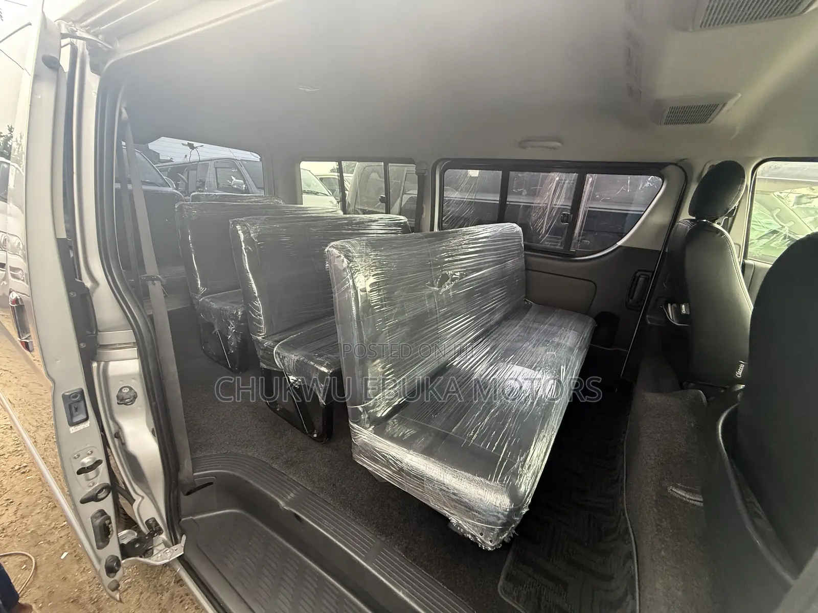 Toyota HiAce 2014 Silver