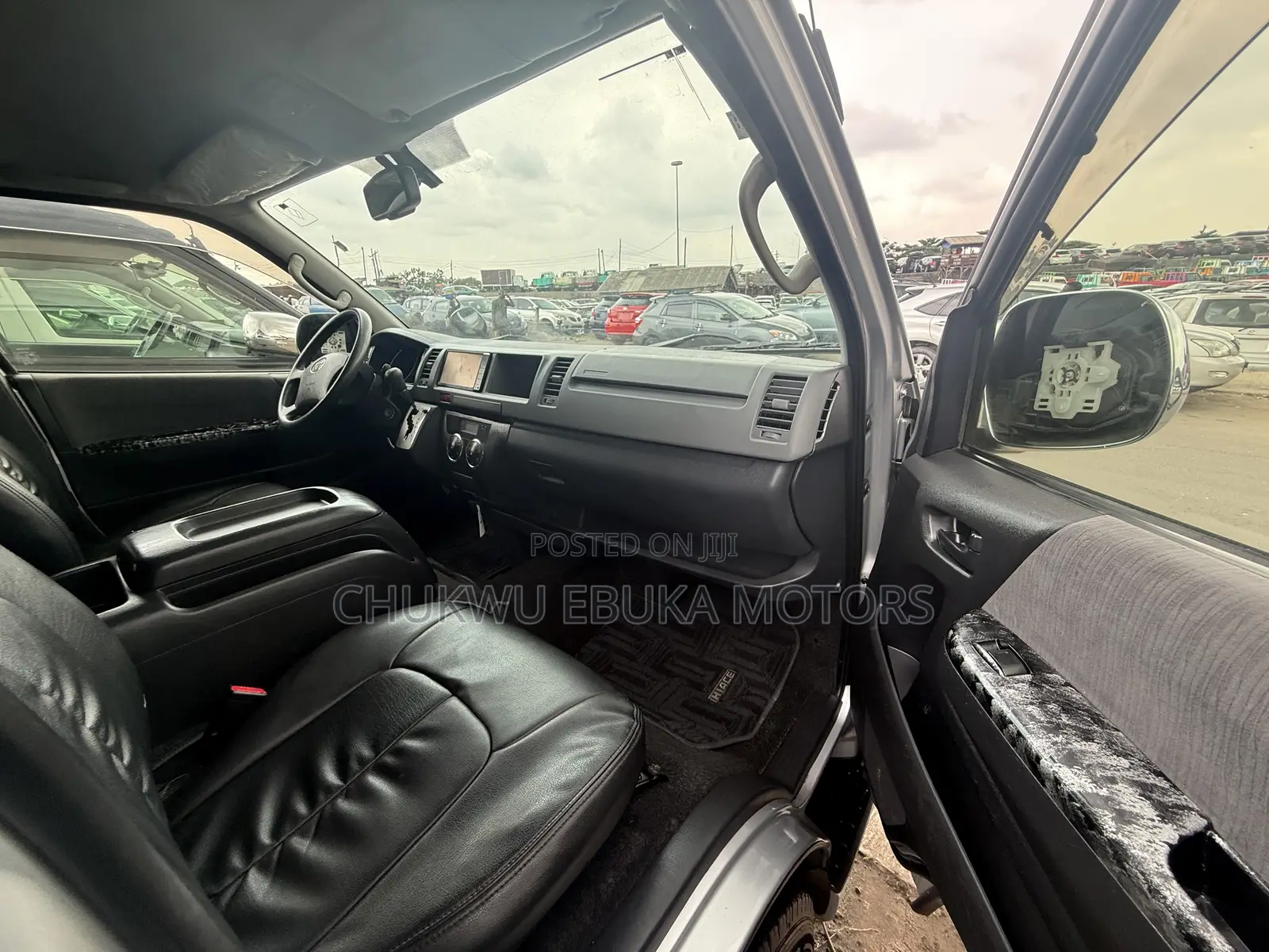 Toyota HiAce 2014 Silver