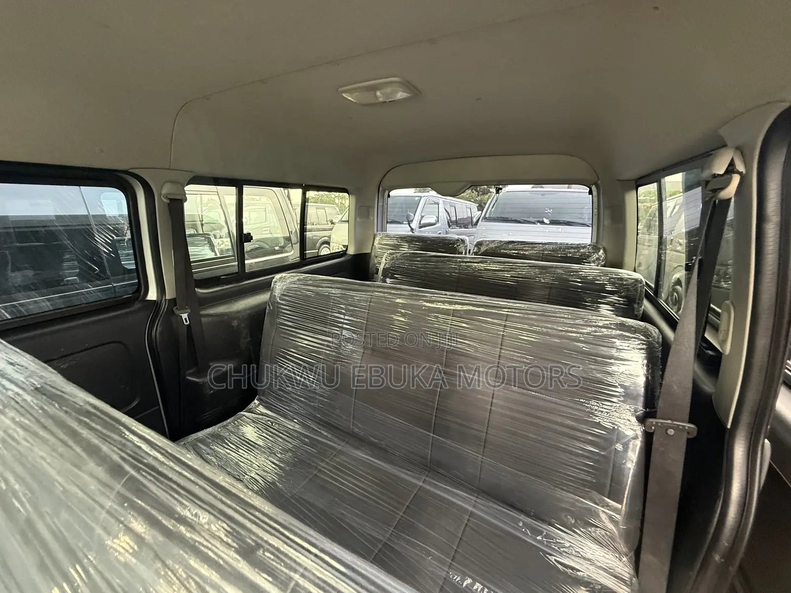 Toyota HiAce 2014 Silver