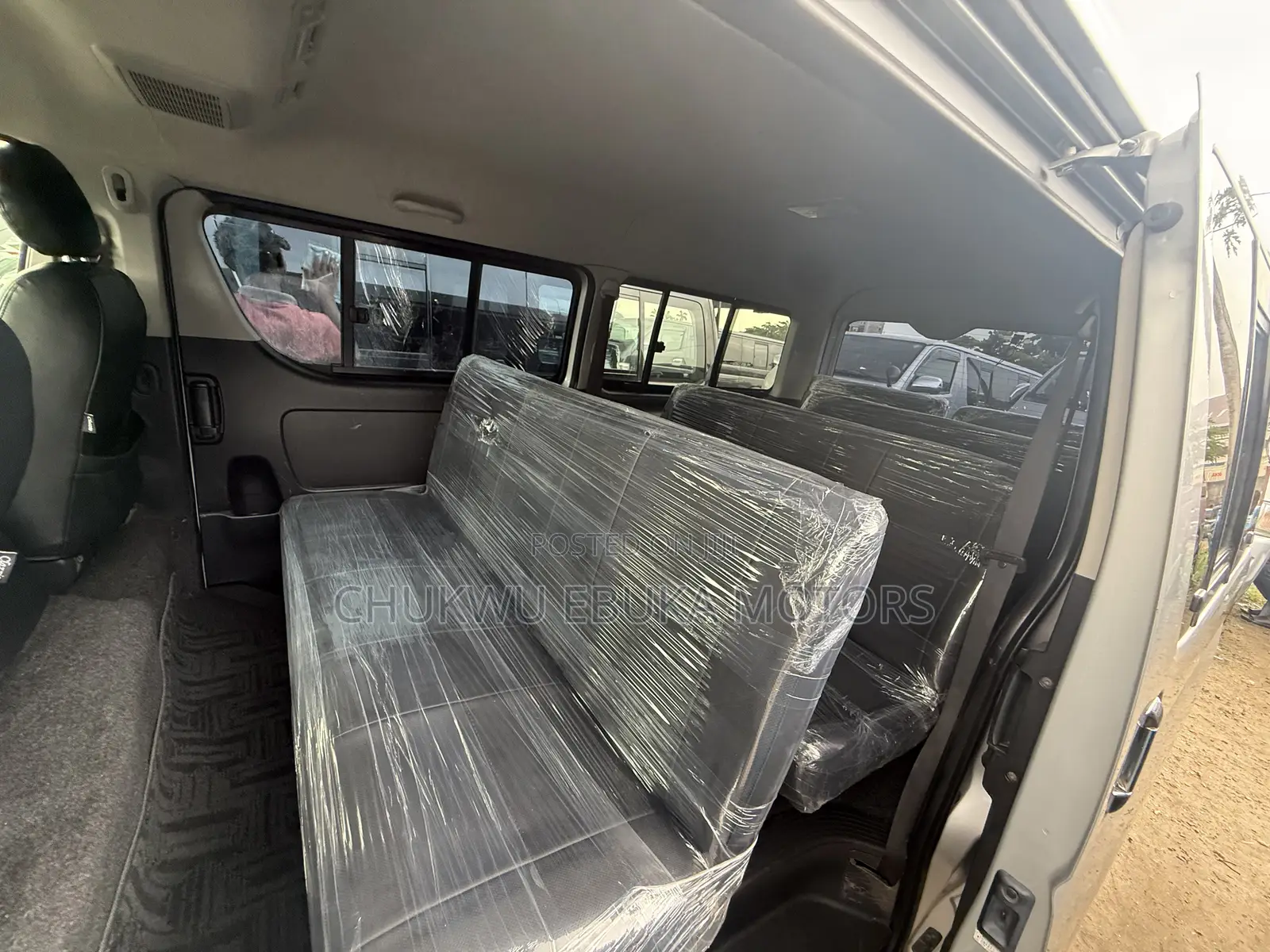 Toyota HiAce 2014 Silver