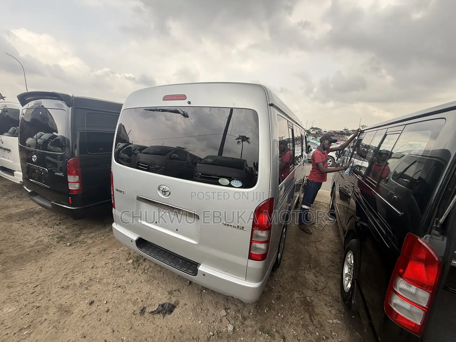 Toyota HiAce 2014 Silver