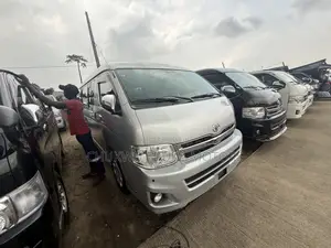Toyota HiAce 2014 Silver