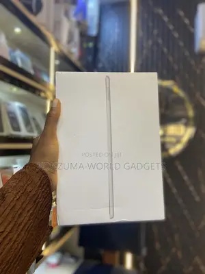 New Apple iPad 10.2 (2021) 64 GB White