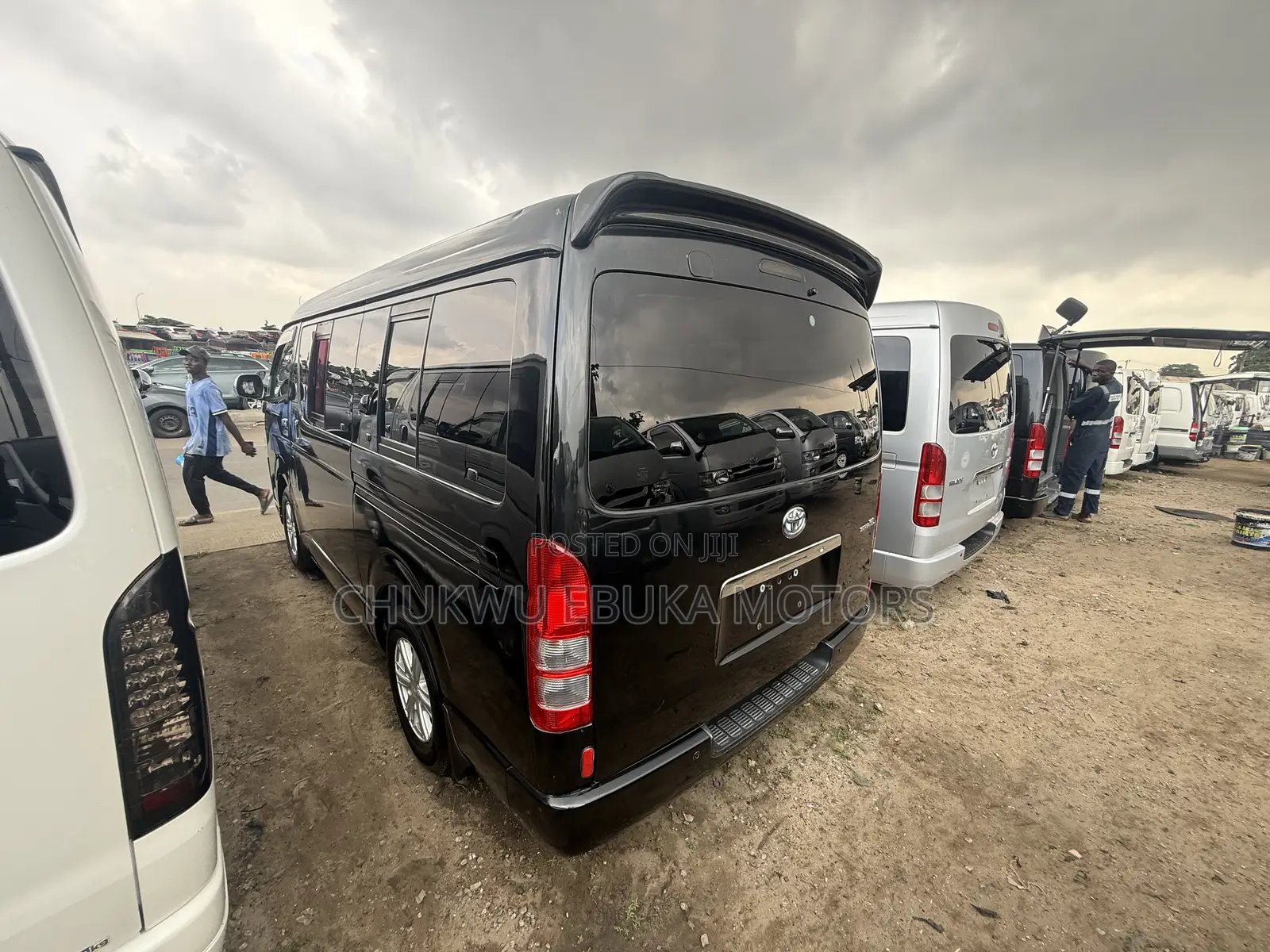 Toyota HiAce 2014 Black
