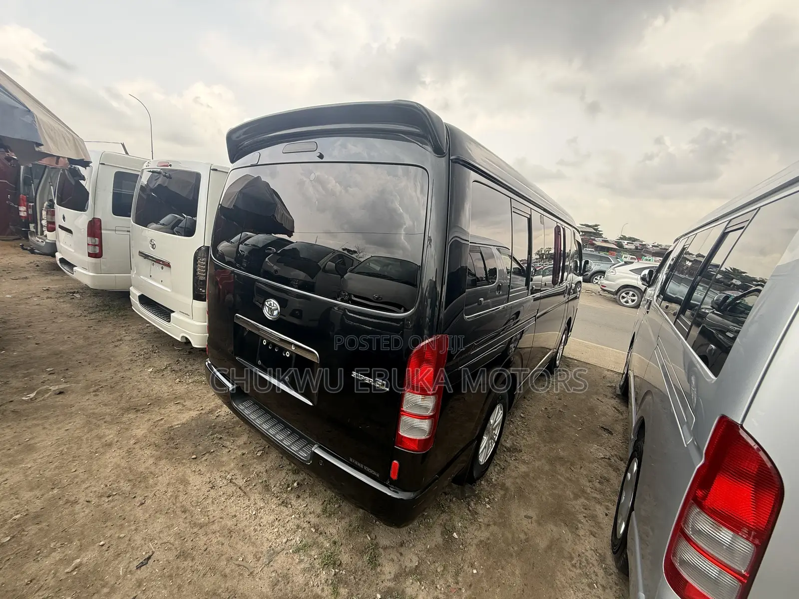 Toyota HiAce 2014 Black