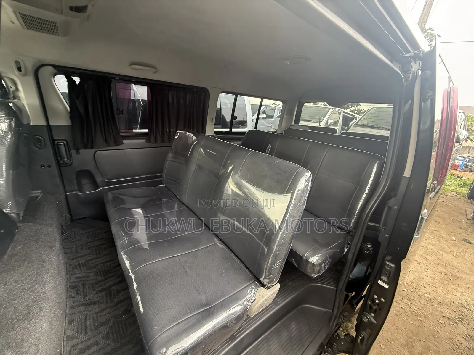 Toyota HiAce 2014 Black