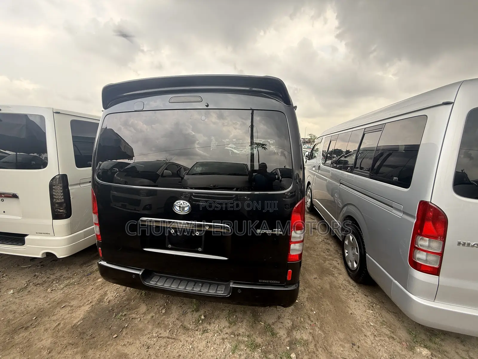 Toyota HiAce 2014 Black