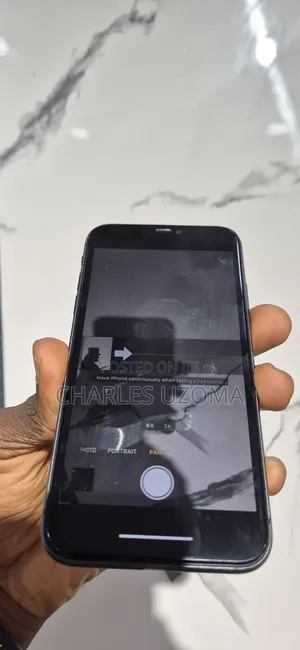Apple iPhone 11 64 GB Gray