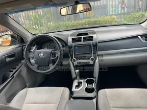 Toyota Camry LE 4dr Sedan (2.5L 4cyl 6A) 2013 Gray