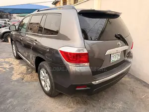 Toyota Highlander 2011 Gray
