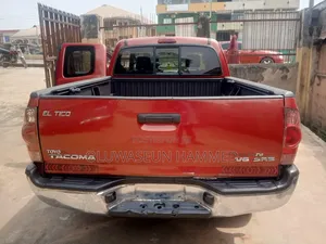 Toyota Tacoma 2005 Red