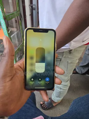 Apple iPhone 11 64 GB Yellow