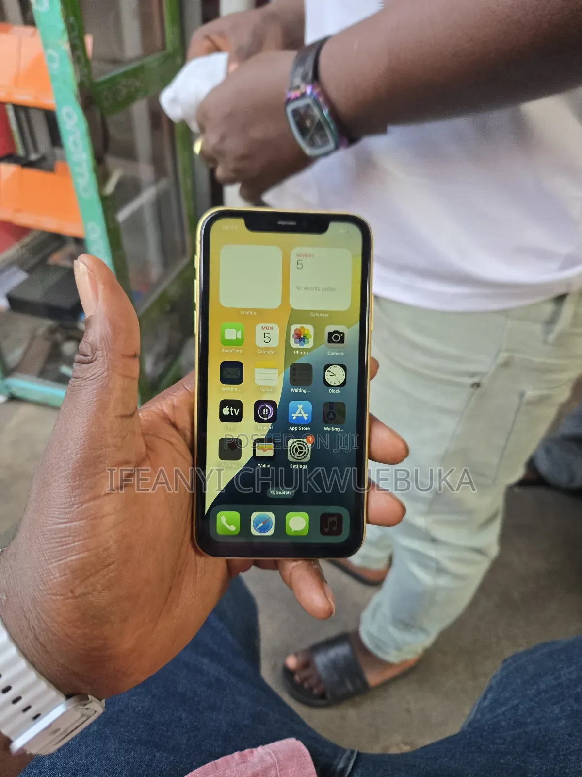 Apple iPhone 11 64 GB Yellow