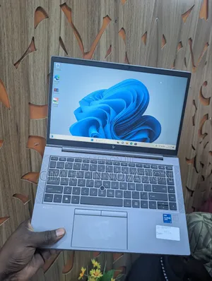 Laptop HP ZBook Firefly G8 16GB Intel Core i7 SSD 512GB