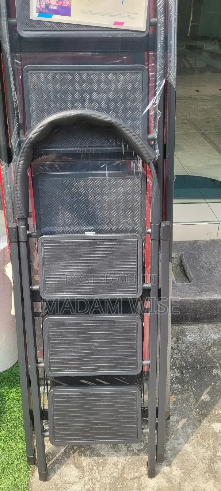 Ladder . Family Essential .