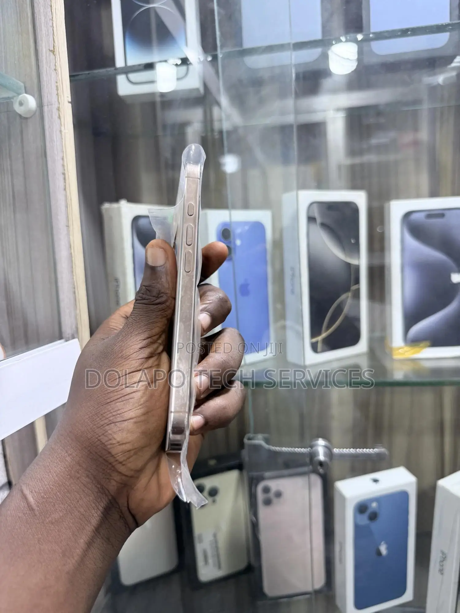 Apple iPhone 16 Pro 128 GB Gold
