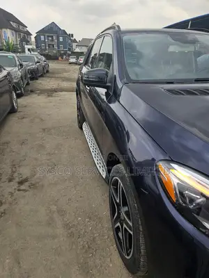 Mercedes-Benz GLE-Class 2018 Blue