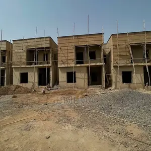 4bdrm Duplex in Gaduwa for sale