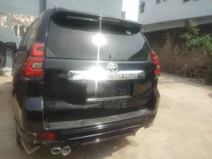 Toyota Land Cruiser Prado 2012 Black