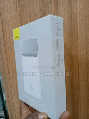 Magnetic Wireless Power Bank. Fast Charging