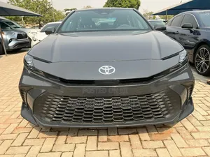 Toyota Camry SE 2025 Gray