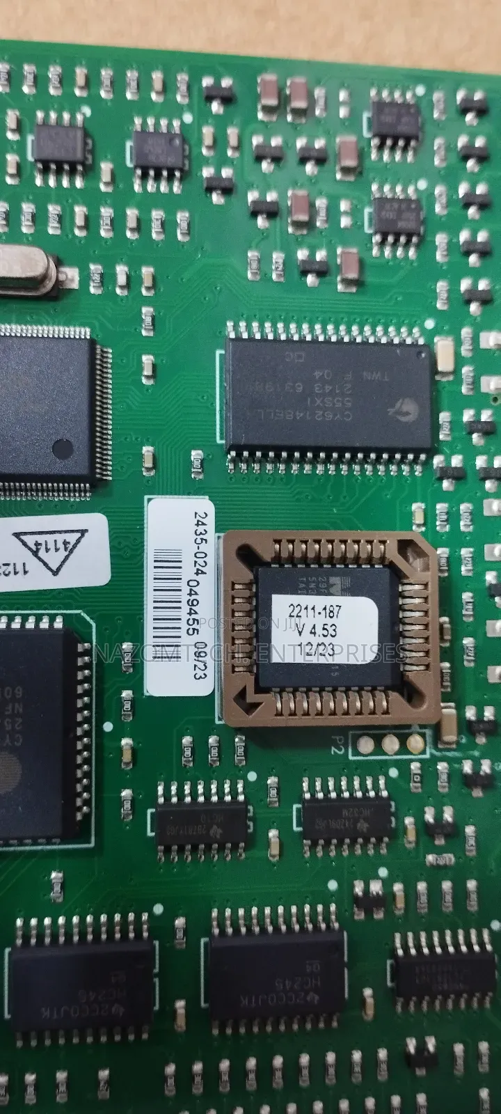 Compact Loop Card