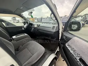 Toyota HiAce 2012 White