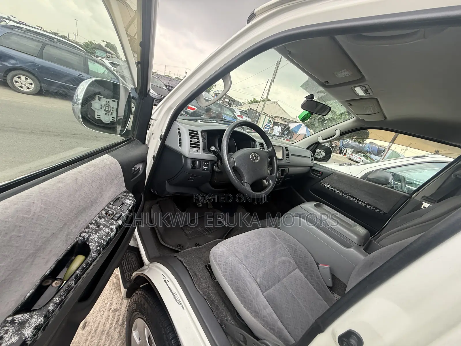 Toyota HiAce 2012 White