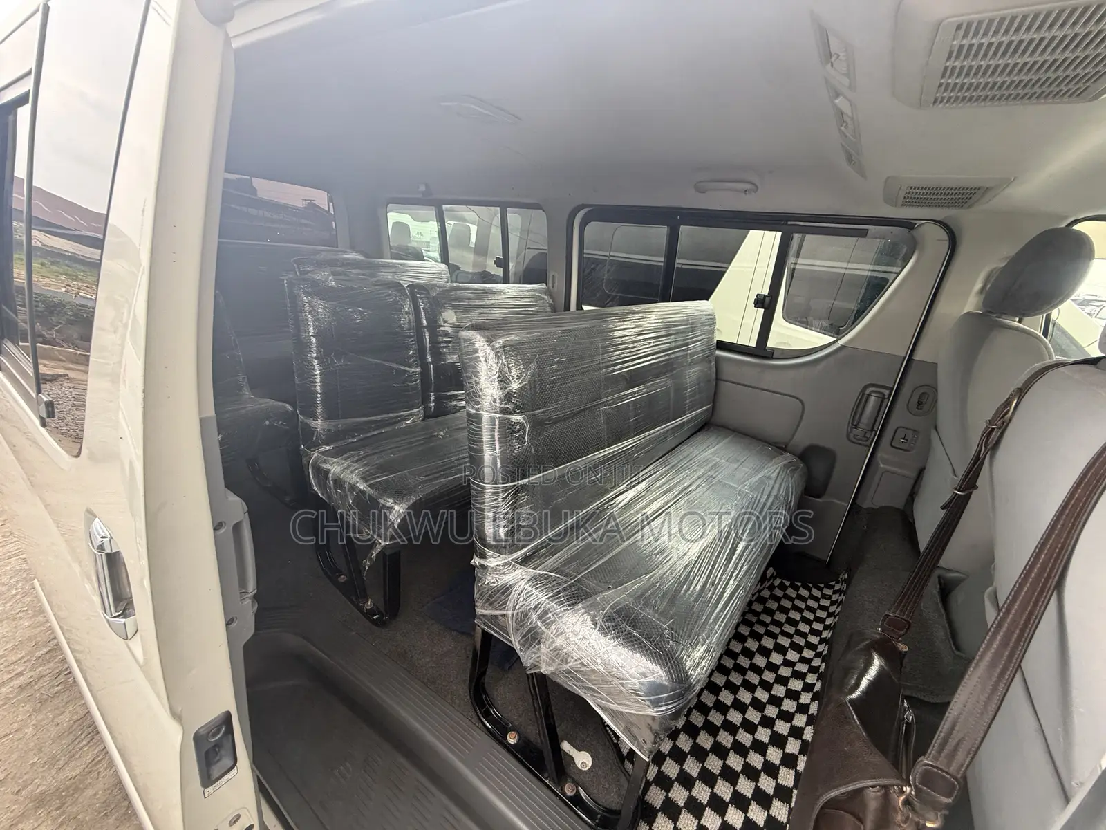 Toyota HiAce 2012 White