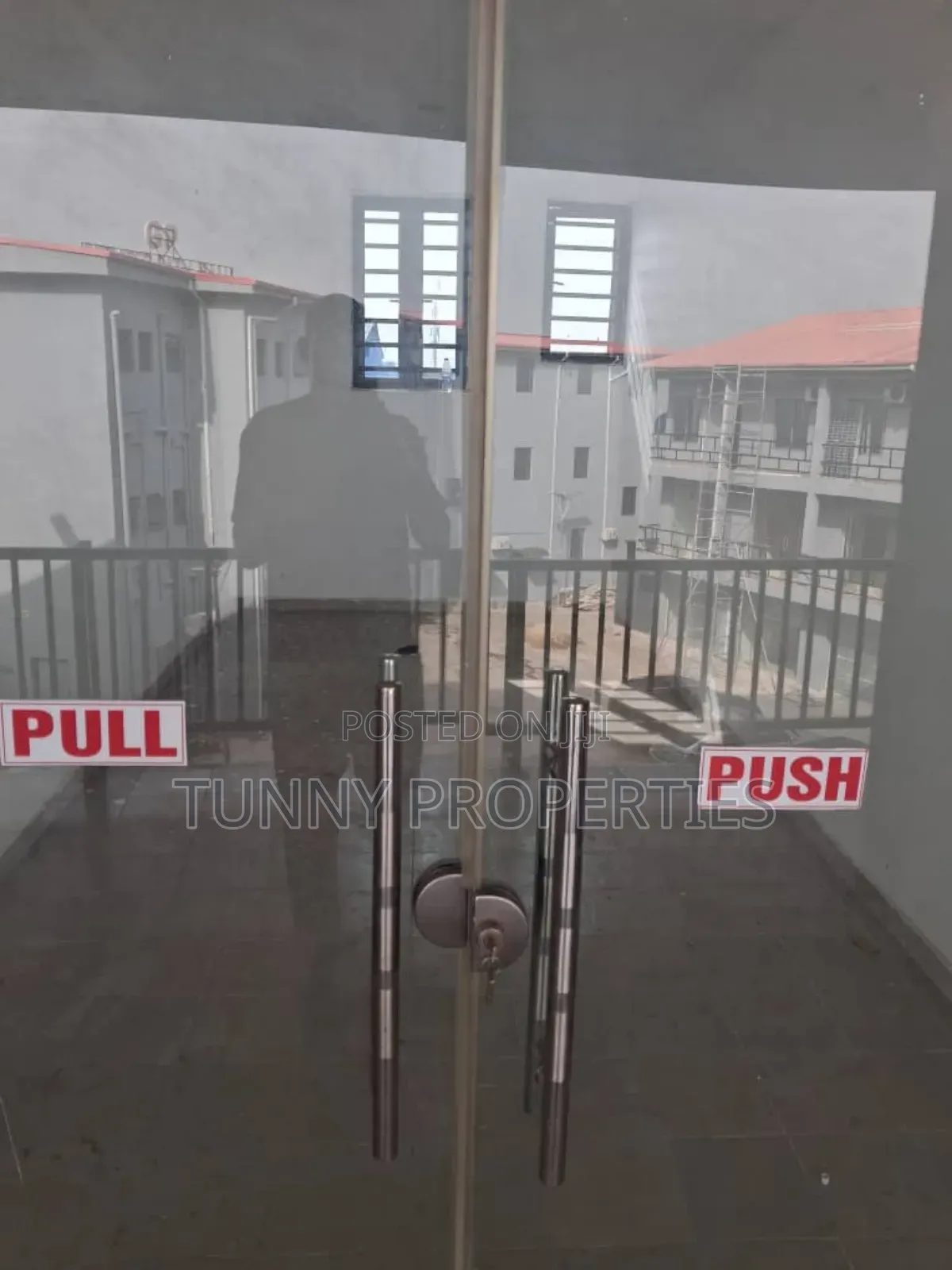 Shop to Let