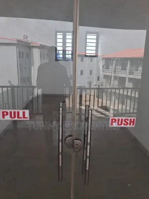 Shop to Let