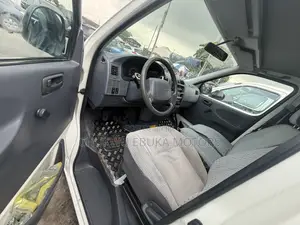 Toyota HiAce 2004 White