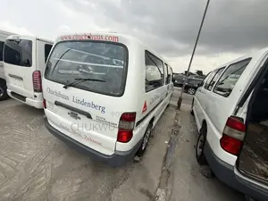 Toyota HiAce 2004 White