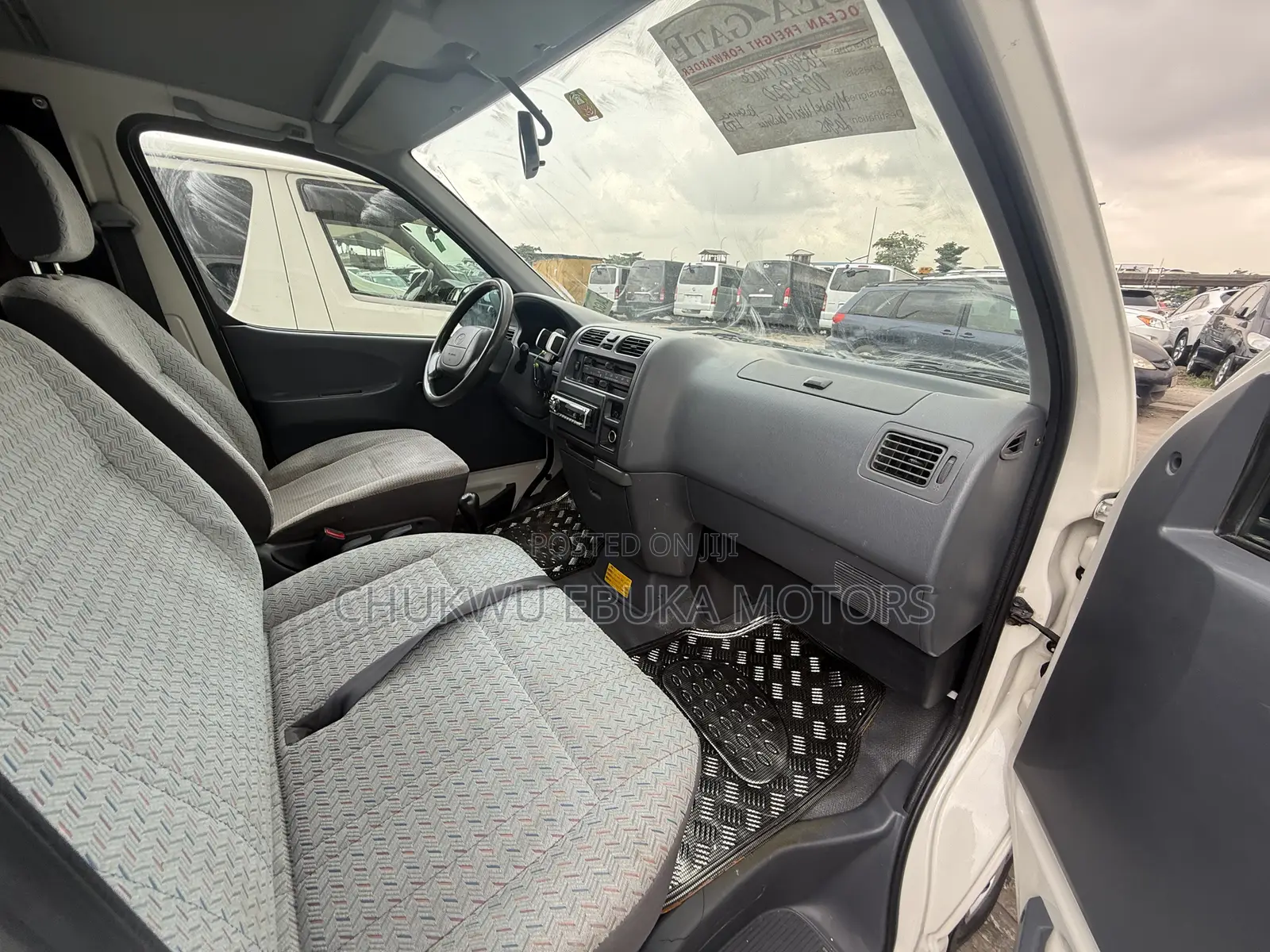 Toyota HiAce 2004 White