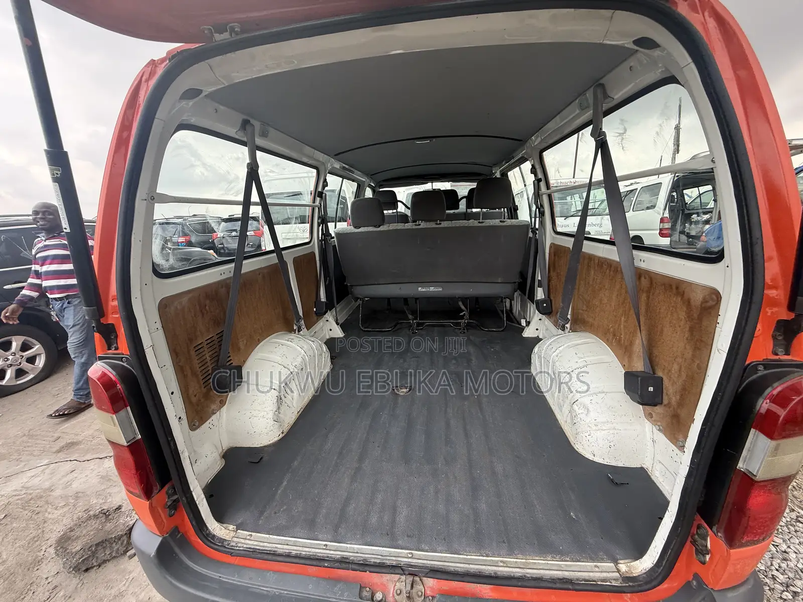 Toyota HiAce 2004 Brown