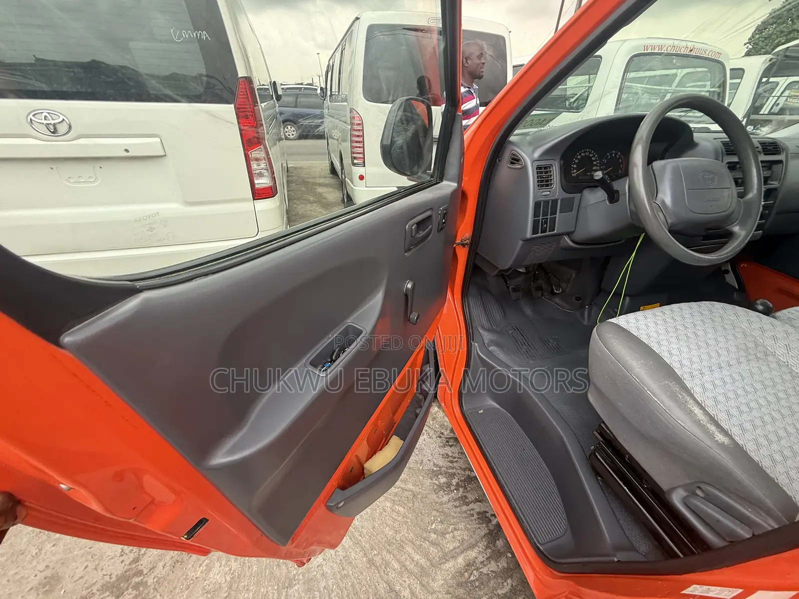 Toyota HiAce 2004 Brown