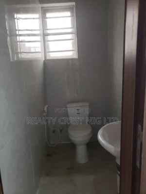 3bdrm Block of Flats in Allen Avenue for rent