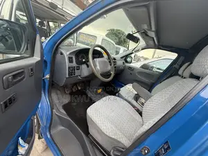 Toyota HiAce 2004 Blue
